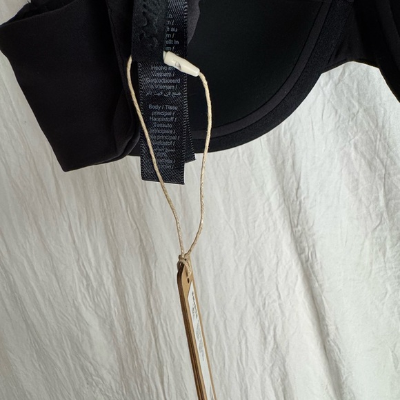 SKIMS Fits Everybody Scoop Plunge Bra Black 38D NWT - Picture 4 of 4